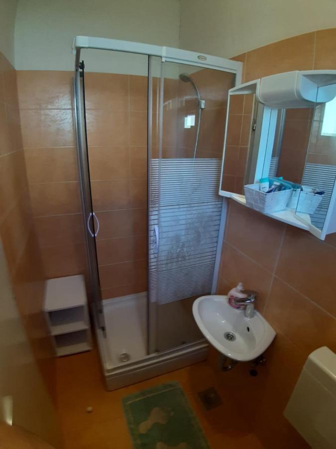 Apartmani Milka Pakoštane Kültér fotó