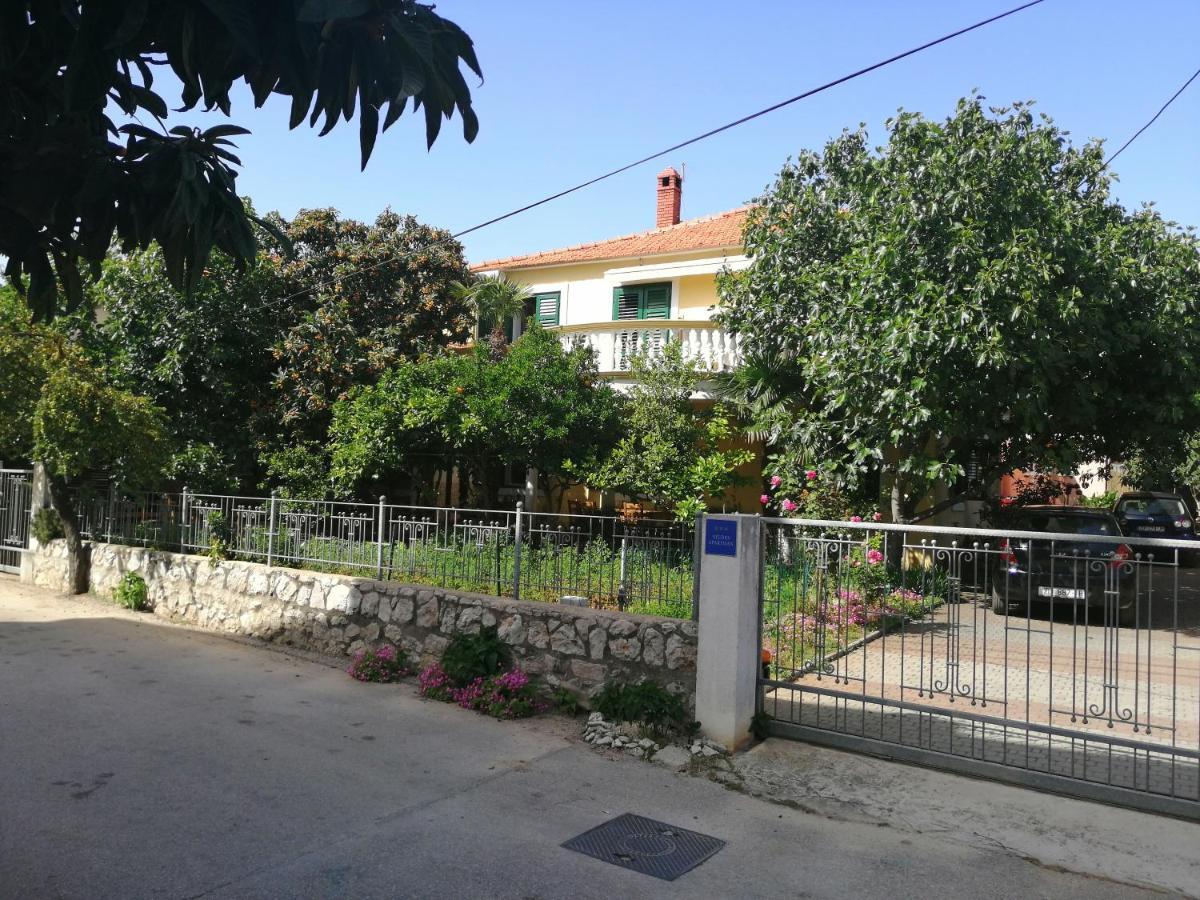 Apartmani Milka Pakoštane Kültér fotó