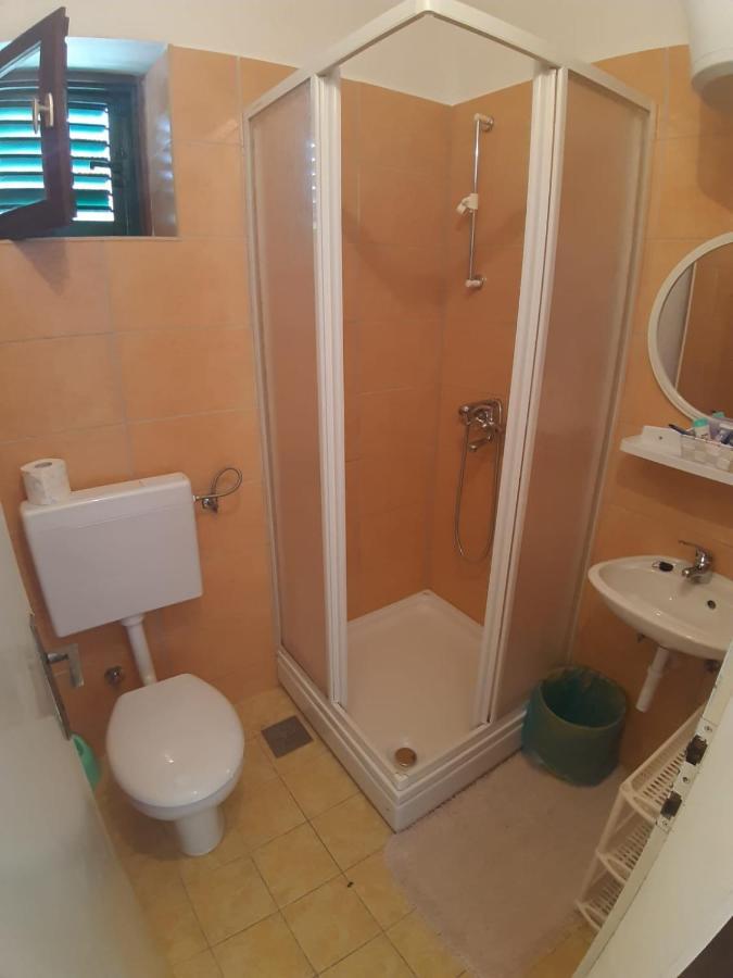Apartmani Milka Pakoštane Kültér fotó